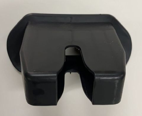 टेस्ला मॉडल Y 2021 1584544-00-B के लिए लिफ्टगेट CINCH LATCH कवर