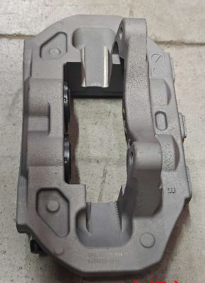 फ्रंट ब्रेक कैलिपर बिना पैड के - दाहिना हाथ - टेस्ला मॉडल 3 2017-2023 8008204-00-A के लिए आधार