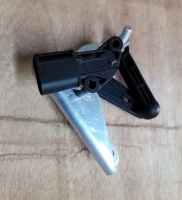 टेस्ला मॉडल S/X 2012-2021 फ्रंट लेफ्ट एयर सस्पेंशन सेंसर 1027941-00-B