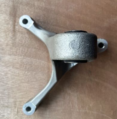 2012-2020 टेस्ला मॉडल एक्स/एस बाएं आगे ड्राइव मोटर माउंट ब्रैकेट 1055368-00-जी