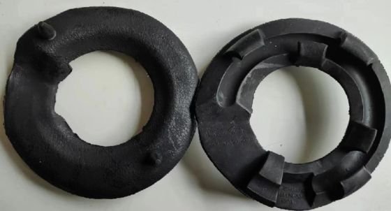 टेस्ला मॉडल 3/Y रियर कॉइल स्प्रिंग आइसोलेटर पैड कवर 90 मिमी x 14 मिमी काला