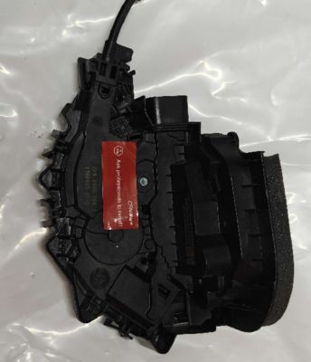 टेस्ला मॉडल 3 2023+ राइट हैंड डोर लैच 1738946-01-डी 33x28x12mm